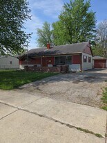 604 Carol Dr in Greenwood, IN - Building Photo