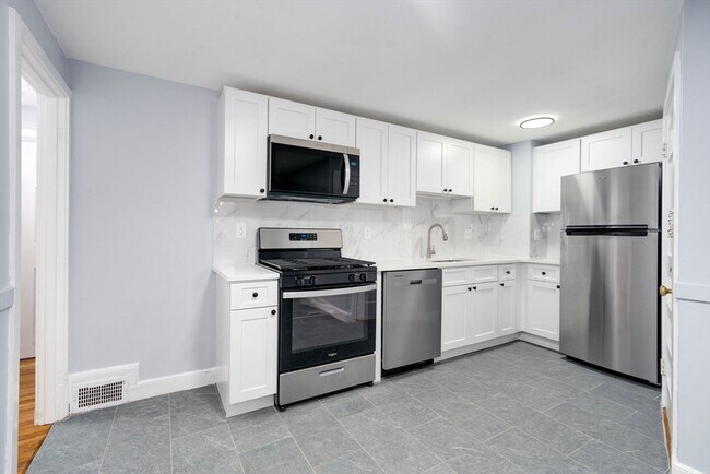 21 Langley Cir in Quincy, MA - Building Photo - Building Photo