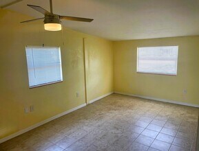 1916 Flamingo Dr in North Fort Myers, FL - Building Photo - Building Photo