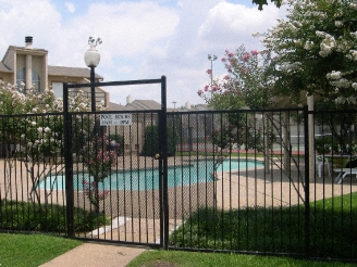 12484 Abrams Dr in Dallas, TX - Foto de edificio