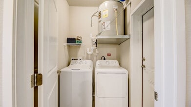 Springs at Meadowbrook in Waukesha, WI - Building Photo - Building Photo