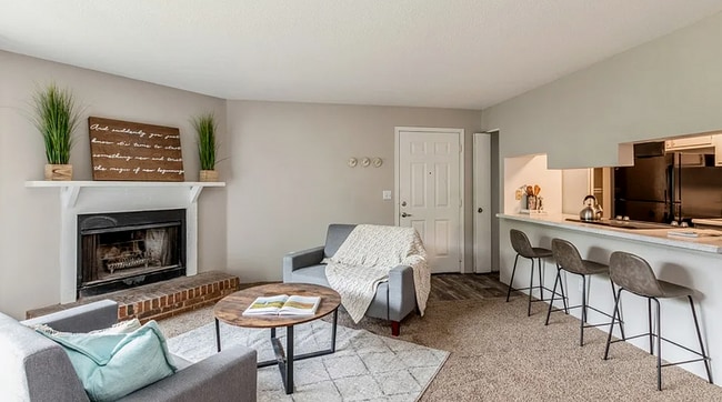 ReNew Cross Creek in St. Louis, MO - Foto de edificio - Building Photo