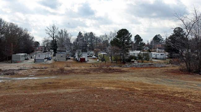 Highway 301 Mobile Home Park in Benson, NC - Building Photo - Building Photo