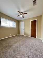 241 Crestwood St in Clute, TX - Building Photo - Building Photo