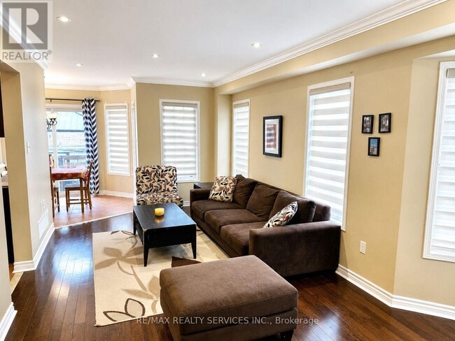 property at 3083 Hawktail Crescent