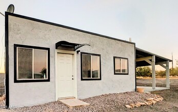 201 E Sabrosa Dr in Phoenix, AZ - Building Photo - Building Photo