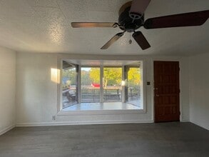 2527 Riverside Dr in South Bend, IN - Foto de edificio - Building Photo