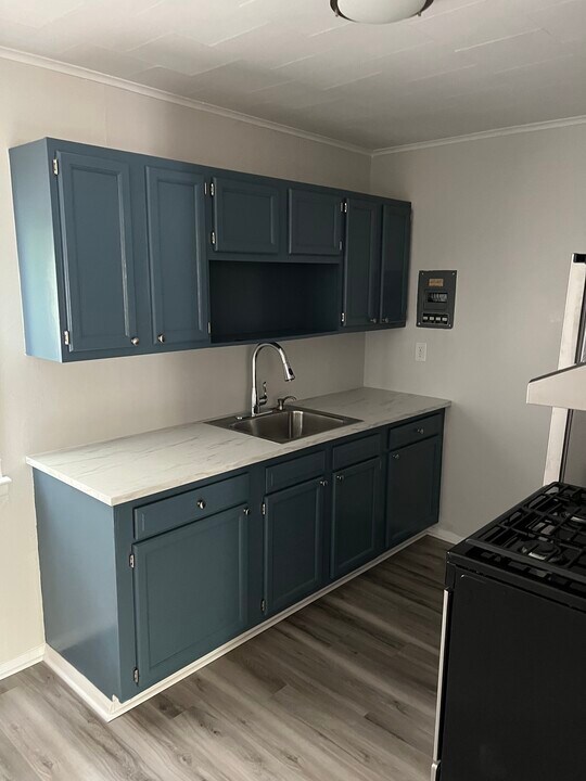 22 Albany St, Unit #4 in Saugerties, NY - Building Photo