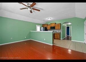 2410 Ridgeway Ln in Barling, AR - Foto de edificio - Building Photo