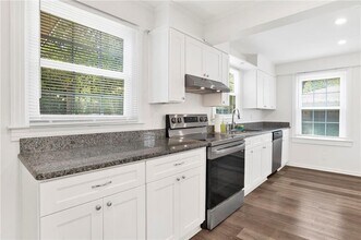 331 Azalea Cir W in Mobile, AL - Building Photo - Building Photo