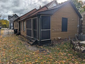 2484 W 10th St in Cleveland, OH - Building Photo - Building Photo