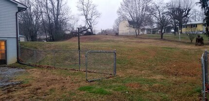 60 Lorraine St in Greeneville, TN - Building Photo - Building Photo