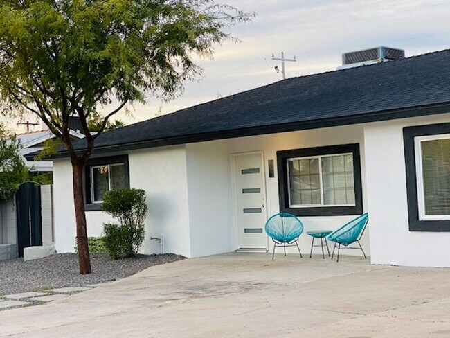 property at 2020 E Weldon Ave