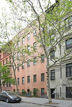 23 W 74th St in New York, NY - Building Photo - Building Photo