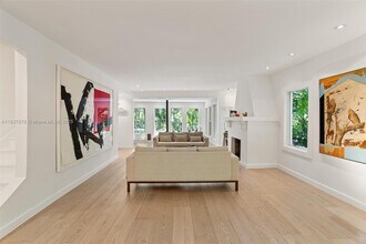 4286 Douglas Rd in Miami, FL - Building Photo - Building Photo