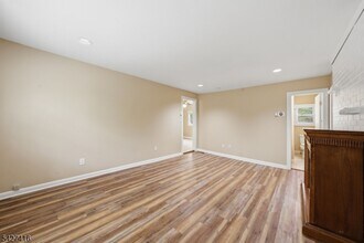 32 Coolidge Trail in Hopatcong, NJ - Building Photo - Building Photo