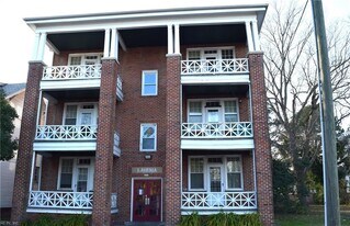 332 Mt Vernon Ave in Portsmouth, VA - Building Photo