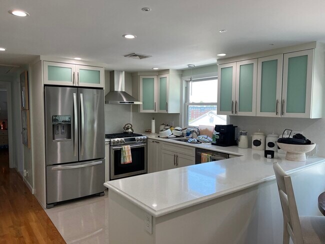 38 Garland St in Everett, MA - Building Photo - Building Photo