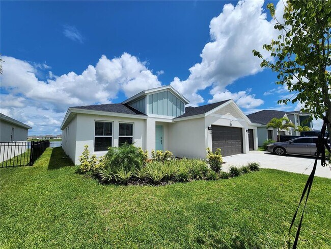 1315 Daisy Feild Dr in Winter Haven, FL - Building Photo - Building Photo
