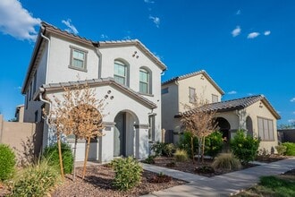 5821 W Pueblo Ave in Phoenix, AZ - Building Photo - Building Photo