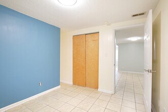 1006 S 5th Street, Unit A in Carolina Beach, NC - Foto de edificio - Building Photo