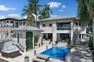 176 S Hibiscus Dr in Miami Beach, FL - Building Photo