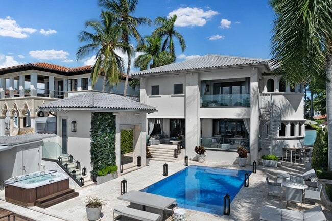 property at 176 S Hibiscus Dr