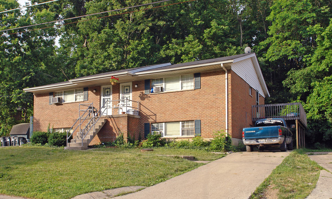 2233 Hanser Dr in Covington, KY - Building Photo - Building Photo