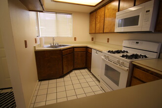 10710 El Camino Real in Atascadero, CA - Building Photo - Building Photo