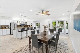 413 Tamarind Dr in Hallandale Beach, FL - Building Photo - Building Photo