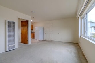 15 Santa Maria Ave in Pacifica, CA - Building Photo - Building Photo