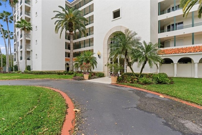 4750 Dolphin Cay Ln S in St. Petersburg, FL - Building Photo - Building Photo