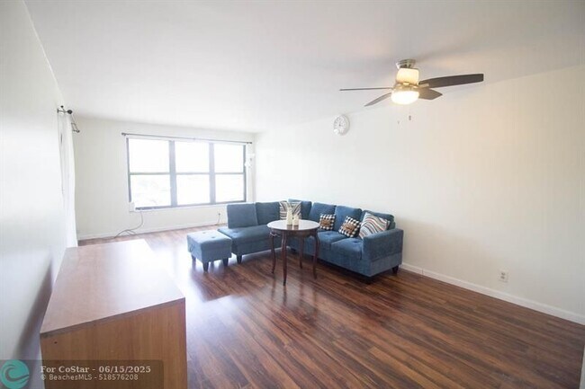 property at 2316 S Cypress Bend Dr