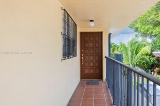2368 SW 32nd Ave in Miami, FL - Building Photo - Building Photo