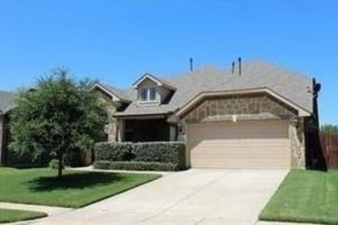 408 Lockhurst Dr in Anna, TX - Building Photo