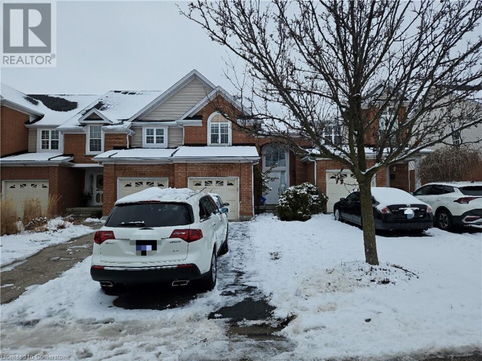 505 Beaver Creek Crescent in Waterloo, ON - Building Photo