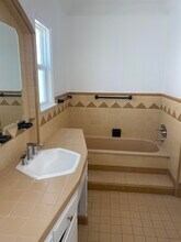 841 S Shenandoah St, Unit 841 in Los Angeles, CA - Building Photo - Building Photo