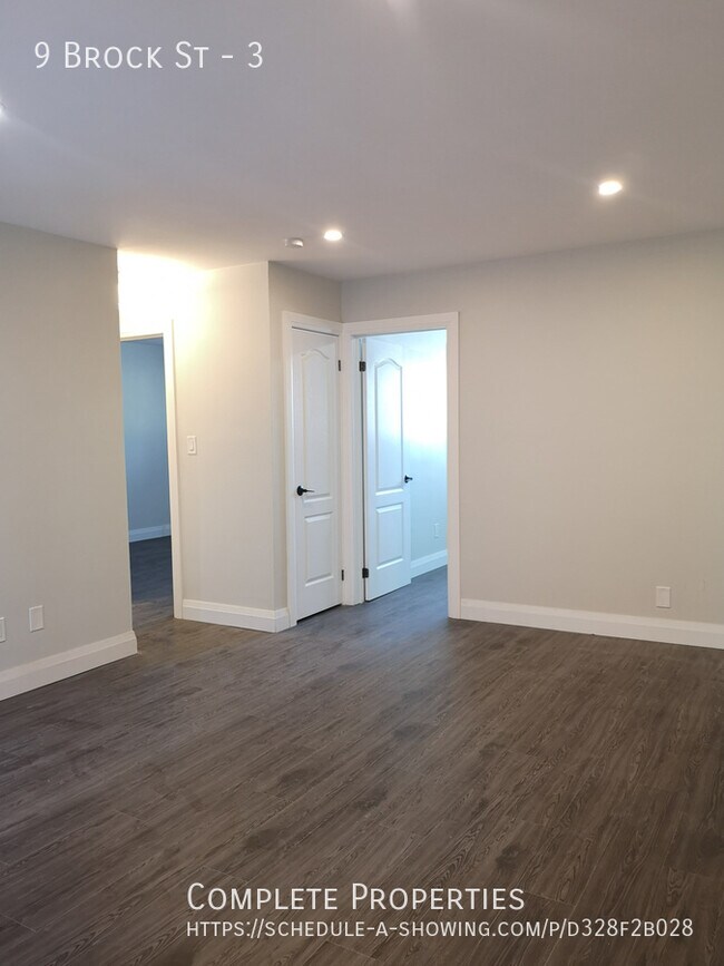 9 Brock St in St Catharines, ON - Building Photo - Building Photo