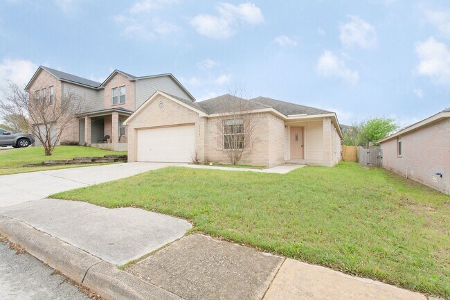 1738 Stargazer Pass in San Antonio, TX - Building Photo - Building Photo