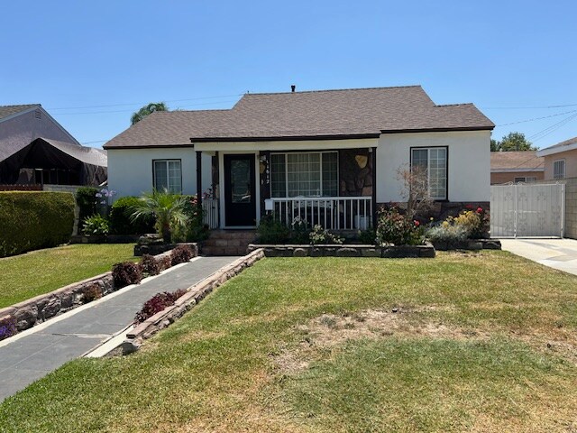 11612 McGovern Ave in Downey, CA - Foto de edificio - Building Photo