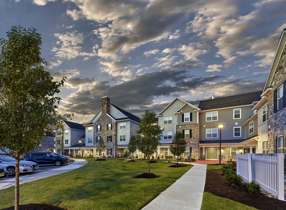 Weinberg Commons 55+ in Cherry Hill, NJ - Foto de edificio