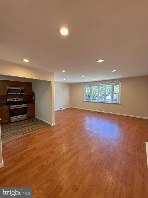 property at 413 Parlin Pl