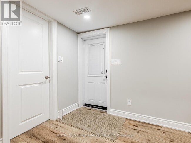 60 Thirteenth St in Toronto, ON - Building Photo - Building Photo