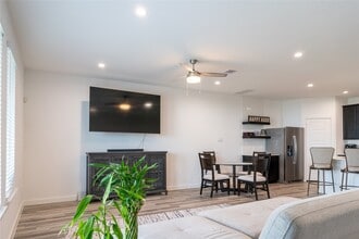 12327 Brandenburg Gate Rd in Houston, TX - Foto de edificio - Building Photo