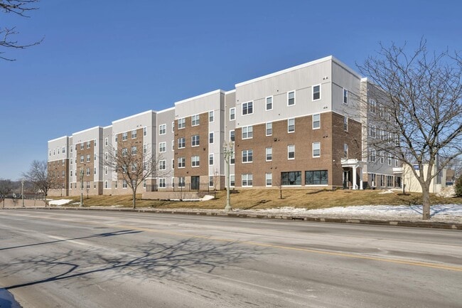 Newton Family Apartments in Canton, OH - Foto de edificio - Building Photo