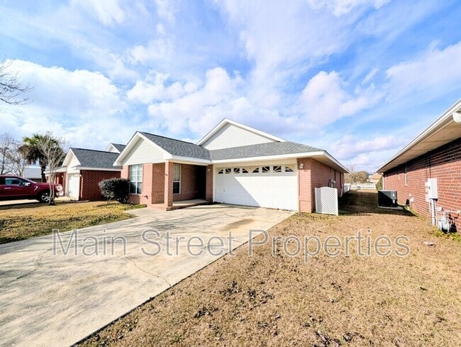 28 Easton St in Cantonment, FL - Building Photo - Building Photo