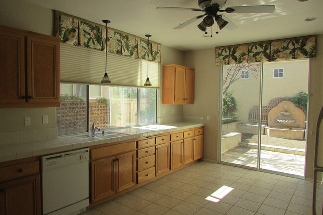 7143 Tanager Dr in Carlsbad, CA - Building Photo - Building Photo