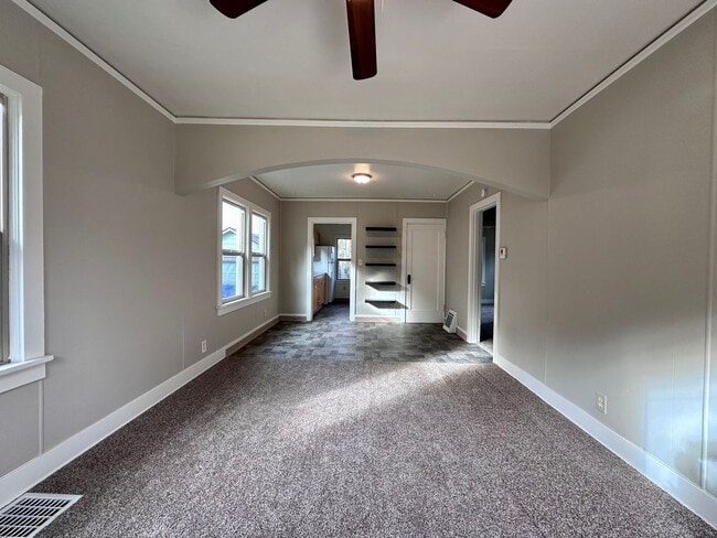 409 Monroe St in Oregon City, OR - Building Photo - Building Photo