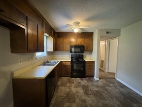 3100 Gayhart Dr NW in Huntsville, AL - Building Photo - Building Photo