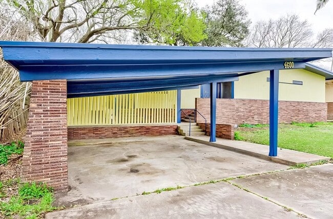 property at 4600 Lakeshore Dr